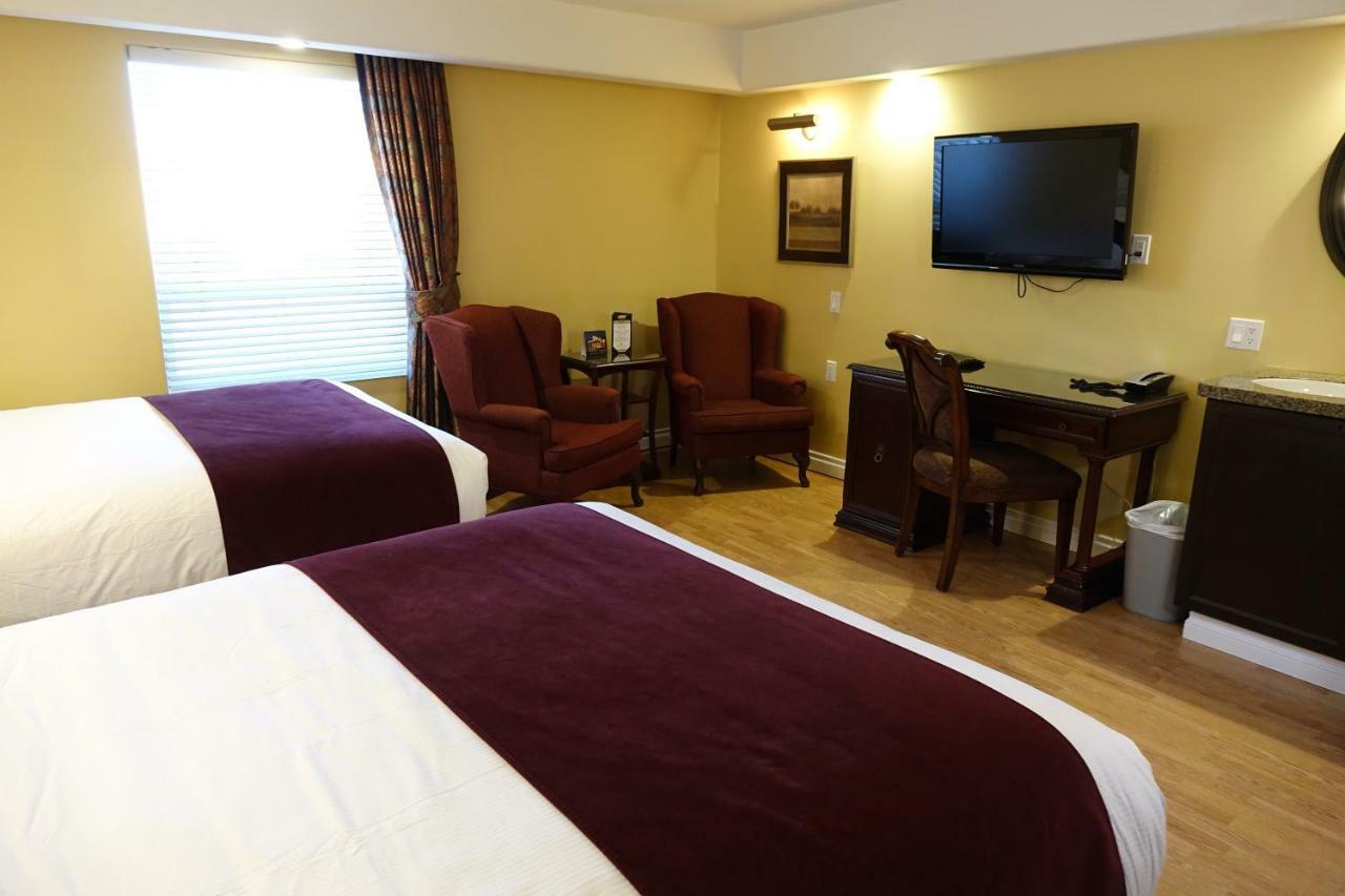 אדמונטון Chateau Louis Hotel & Conference Centre מראה חיצוני תמונה