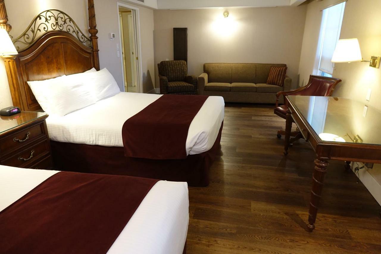 אדמונטון Chateau Louis Hotel & Conference Centre מראה חיצוני תמונה